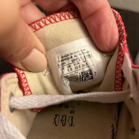 (2) Red Converse Chuck Taylor All Star Classics Unisex - Picture 6 of 12